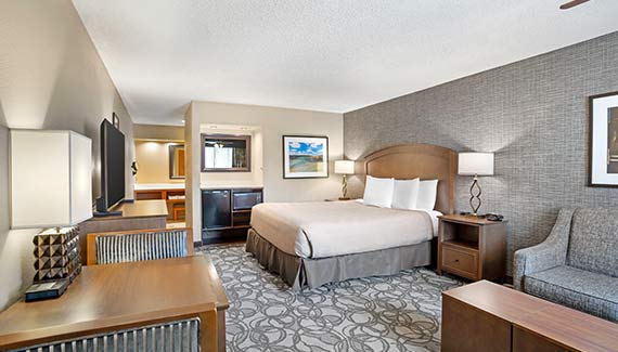 Mobility Accessible | 1 King Bed